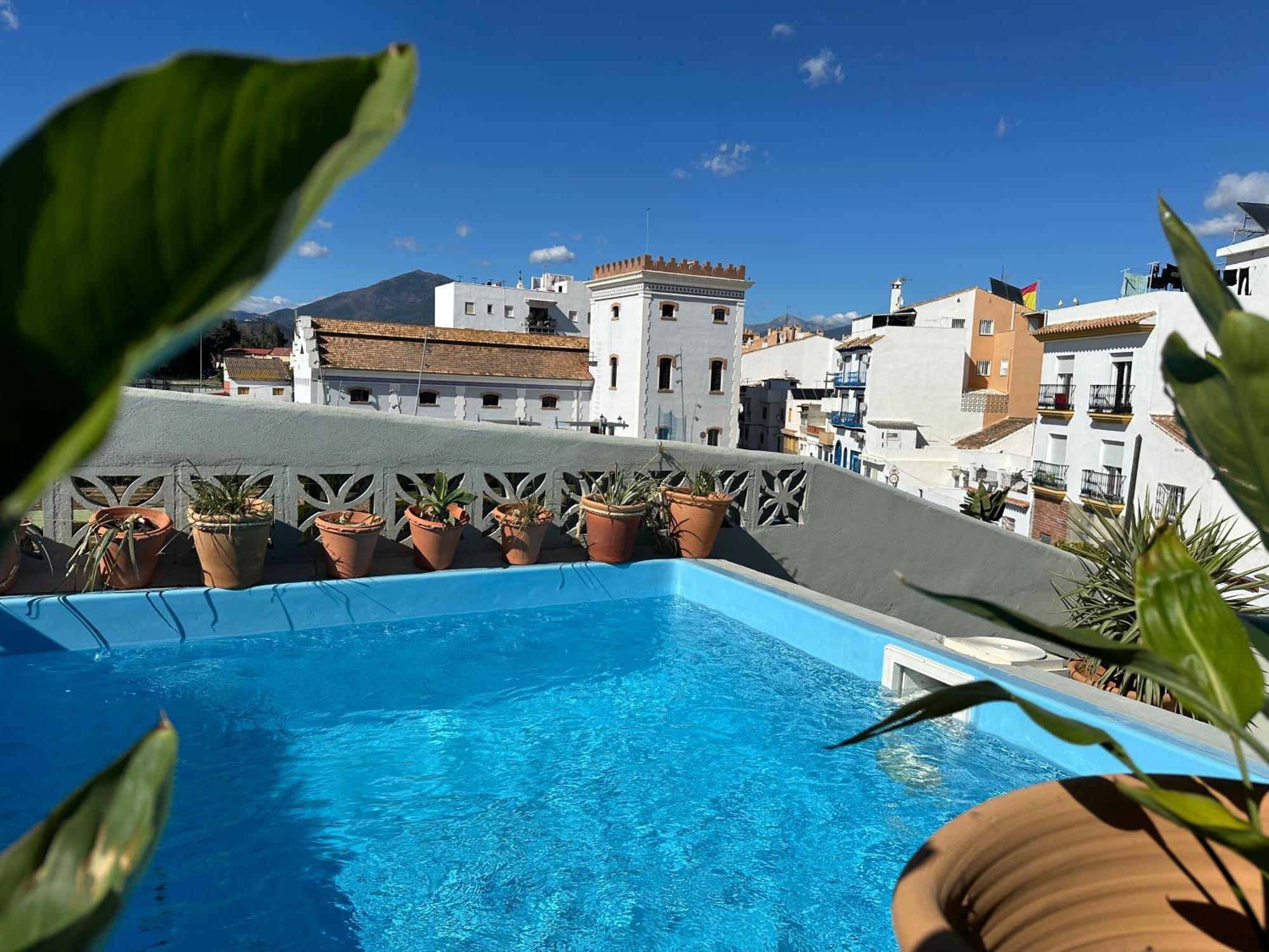 Romantic Rooftop With Stunning Sea And Mountain Views Leilighet